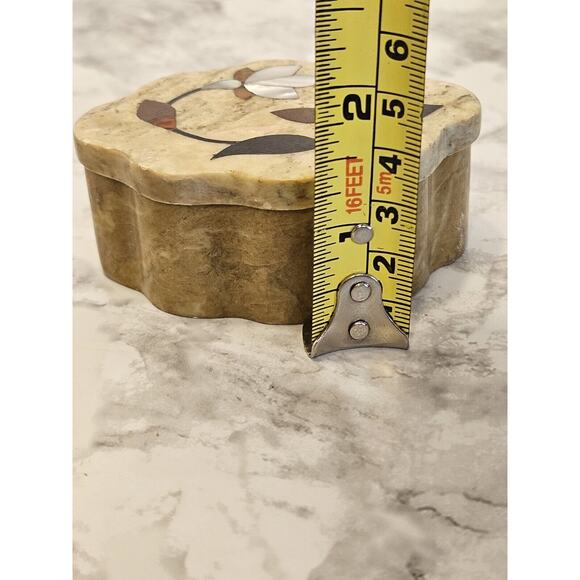 Vintage Trinket Box Hand Carved Stone Mother of Pearl FETCO Made in India - Picture 14 of 15